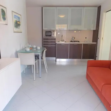 Apartman Peaceful Retreat For Four Guests With View *