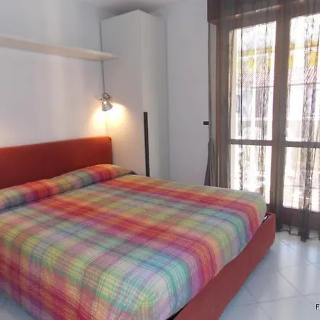 Apartman Peaceful Retreat For Four Guests With View Grado